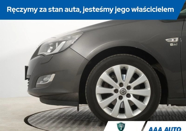 Opel Astra cena 23000 przebieg: 281838, rok produkcji 2012 z Pakość małe 191